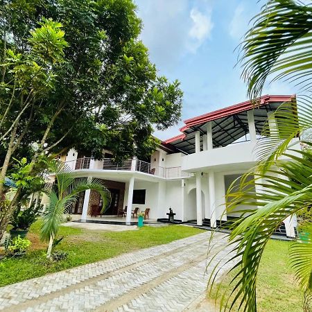 White Win Villa Elewala Екстер'єр фото