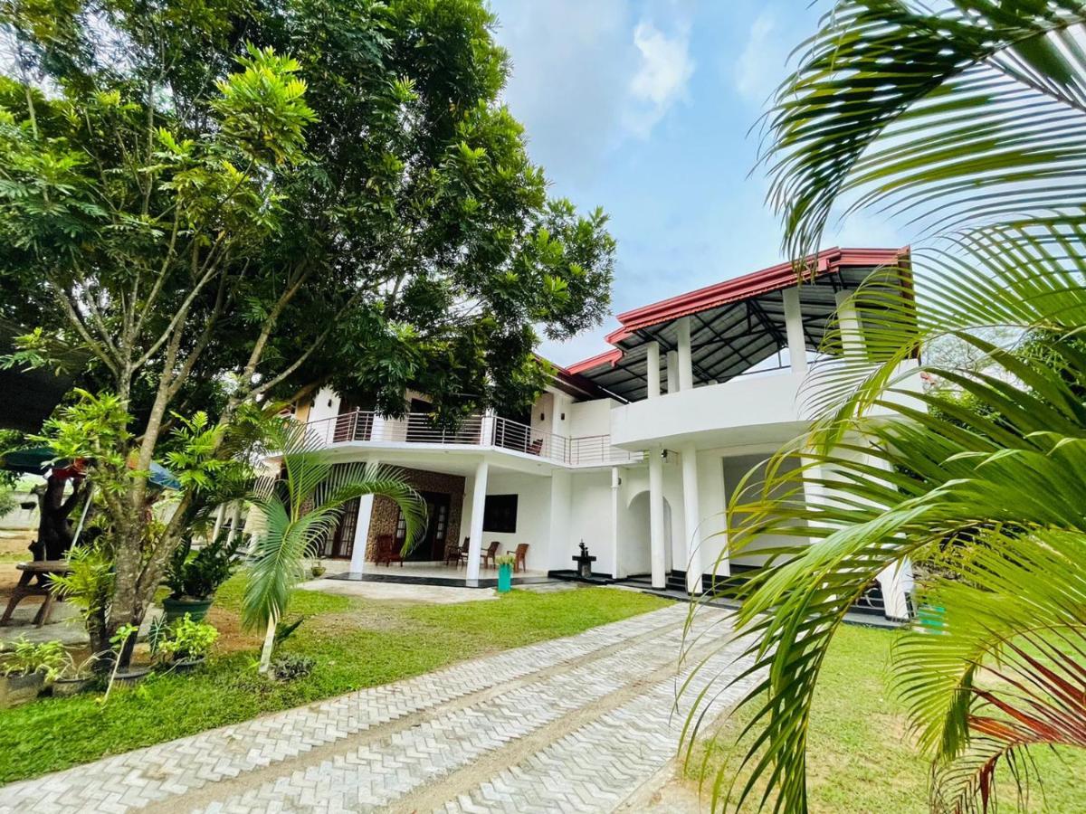 White Win Villa Elewala Екстер'єр фото