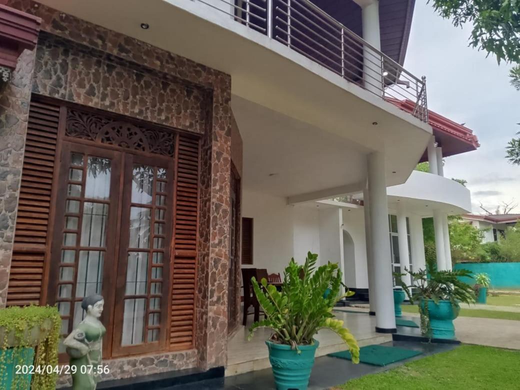 White Win Villa Elewala Екстер'єр фото